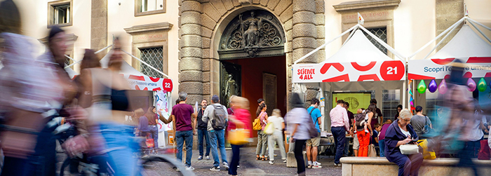 Science4all davanti a Palazzo Bo