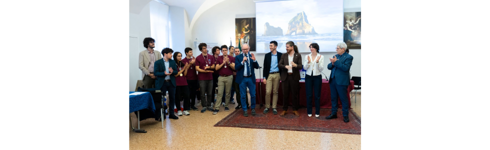 foto di gruppo progetto dibatti. incontra. impara.