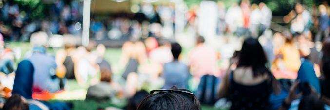 Blurred people in a park