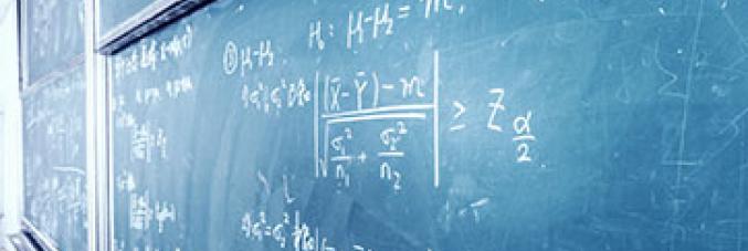 lavagna con formule matematiche